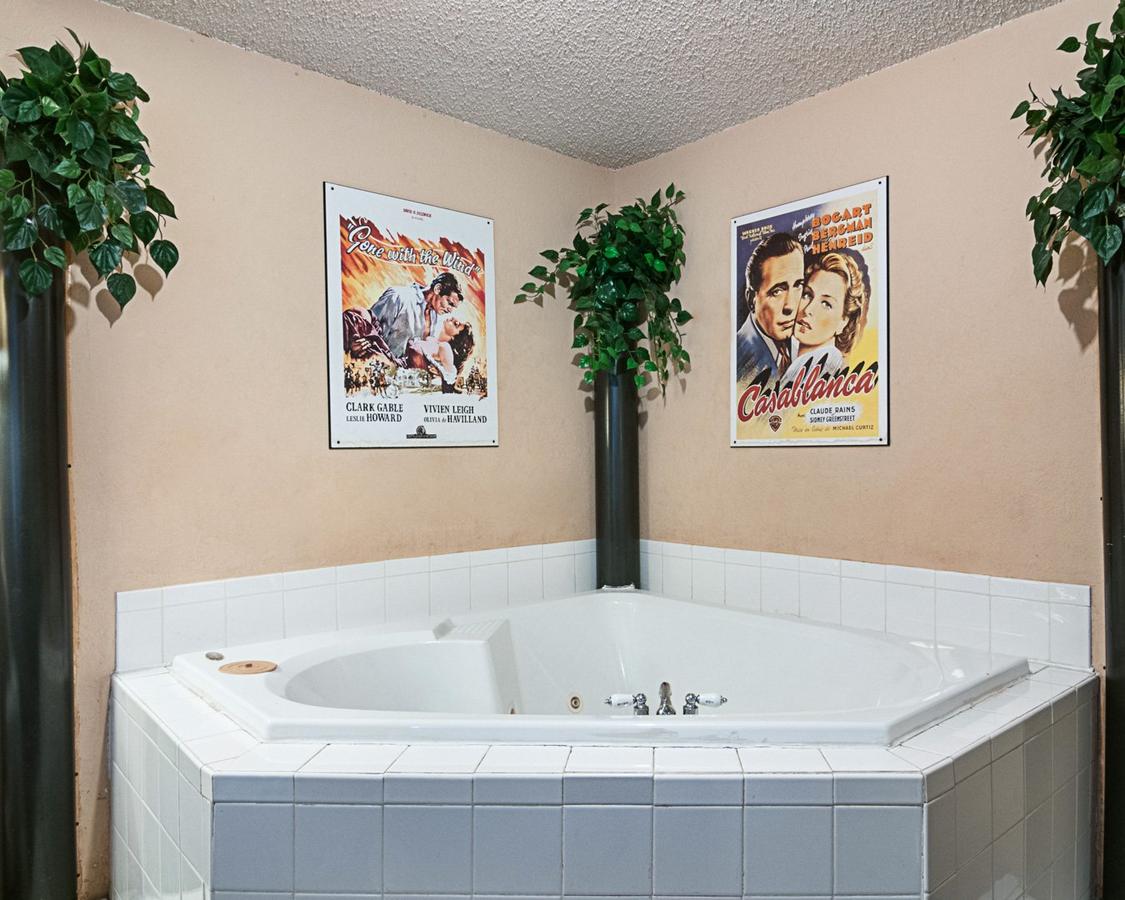 American Inn Benton Harbor - thumb 6