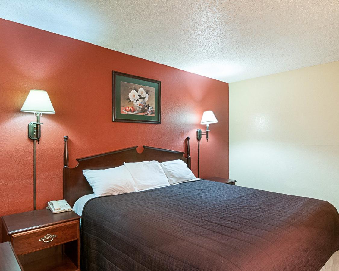 American Inn Benton Harbor - thumb 14