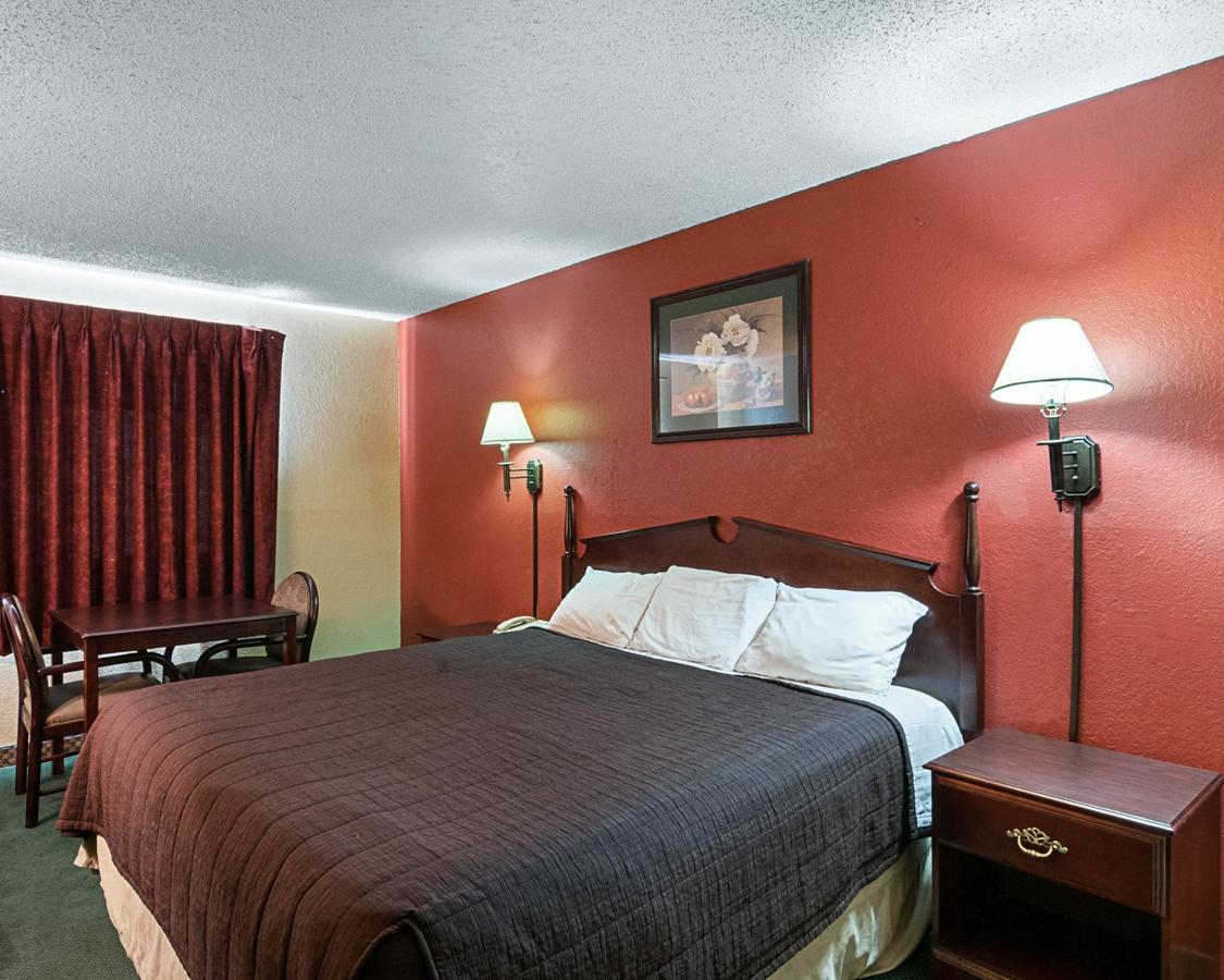 American Inn Benton Harbor - thumb 16