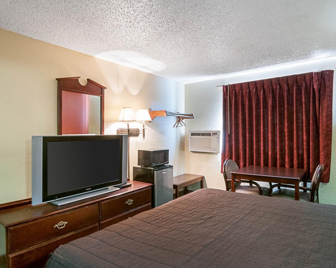 American Inn Benton Harbor - thumb 13