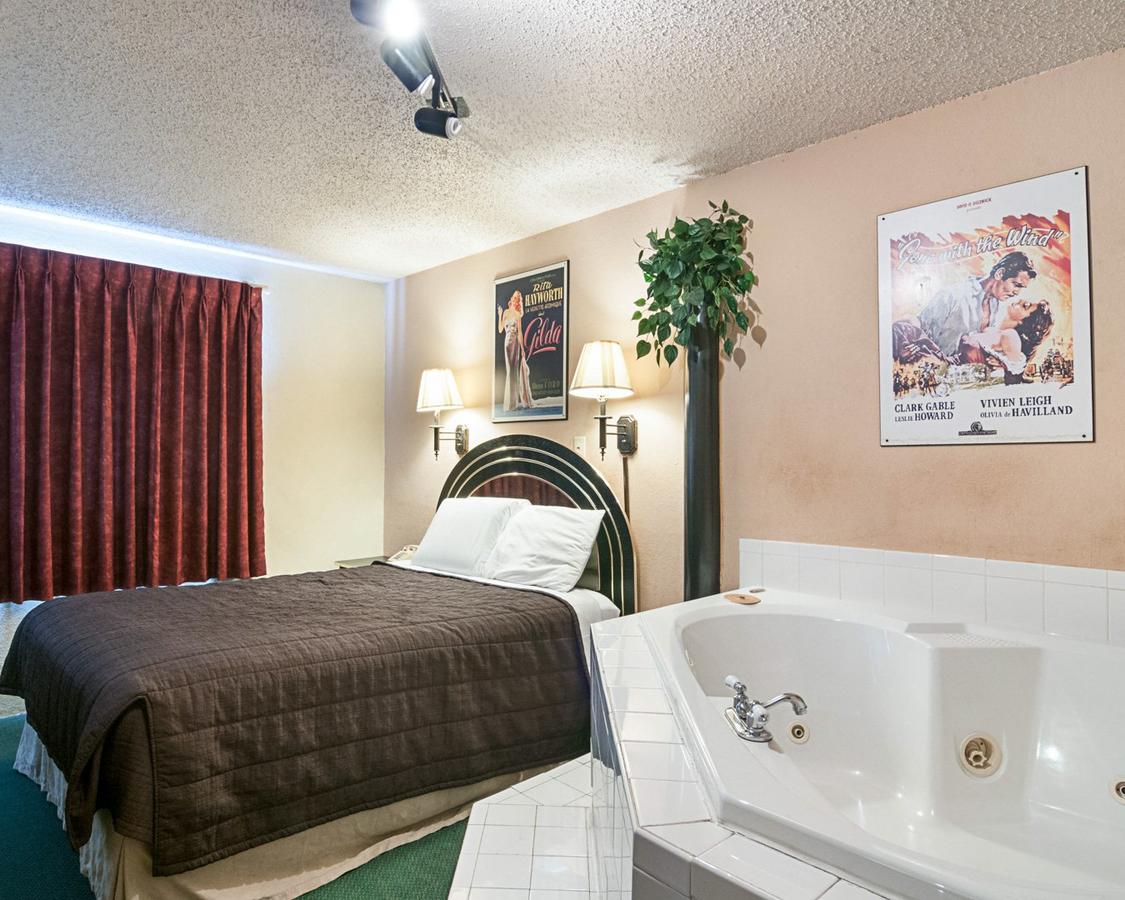 American Inn Benton Harbor - thumb 8