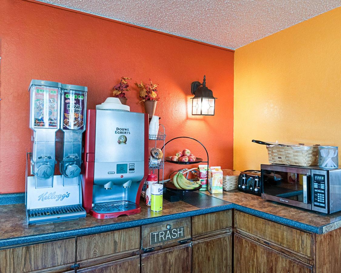 American Inn Benton Harbor - thumb 2