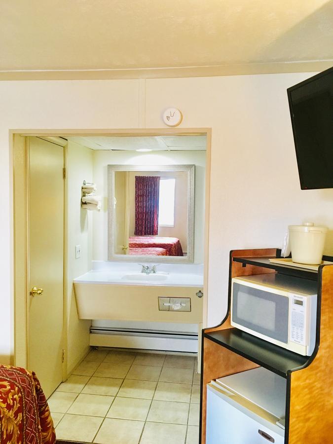 Granada Inn Motel - Kalkaska - thumb 24