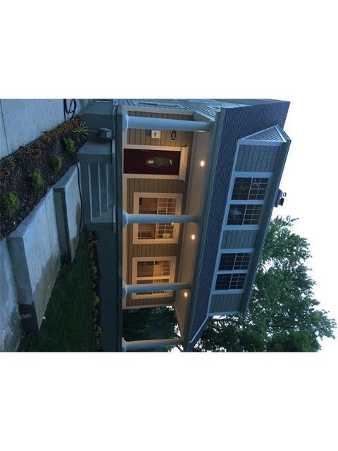 Gorgeous Accommodations Steps From The BIG HOUSE!! - thumb 0