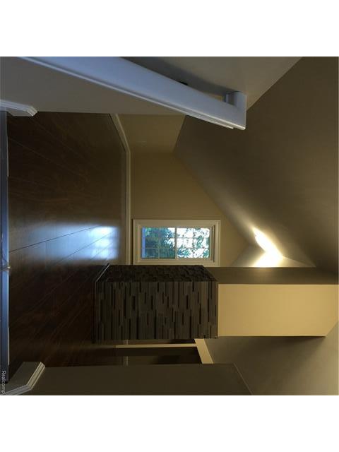 Gorgeous Accommodations Steps From The BIG HOUSE!! - thumb 6