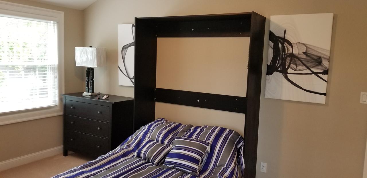 Gorgeous Accommodations Steps From The BIG HOUSE!! - thumb 8