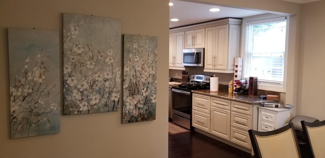 Gorgeous Accommodations Steps From The BIG HOUSE!! - thumb 13