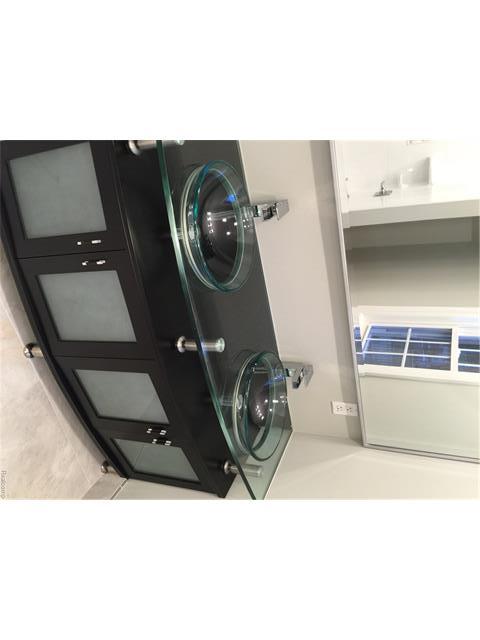 Gorgeous Accommodations Steps From The BIG HOUSE!! - thumb 2