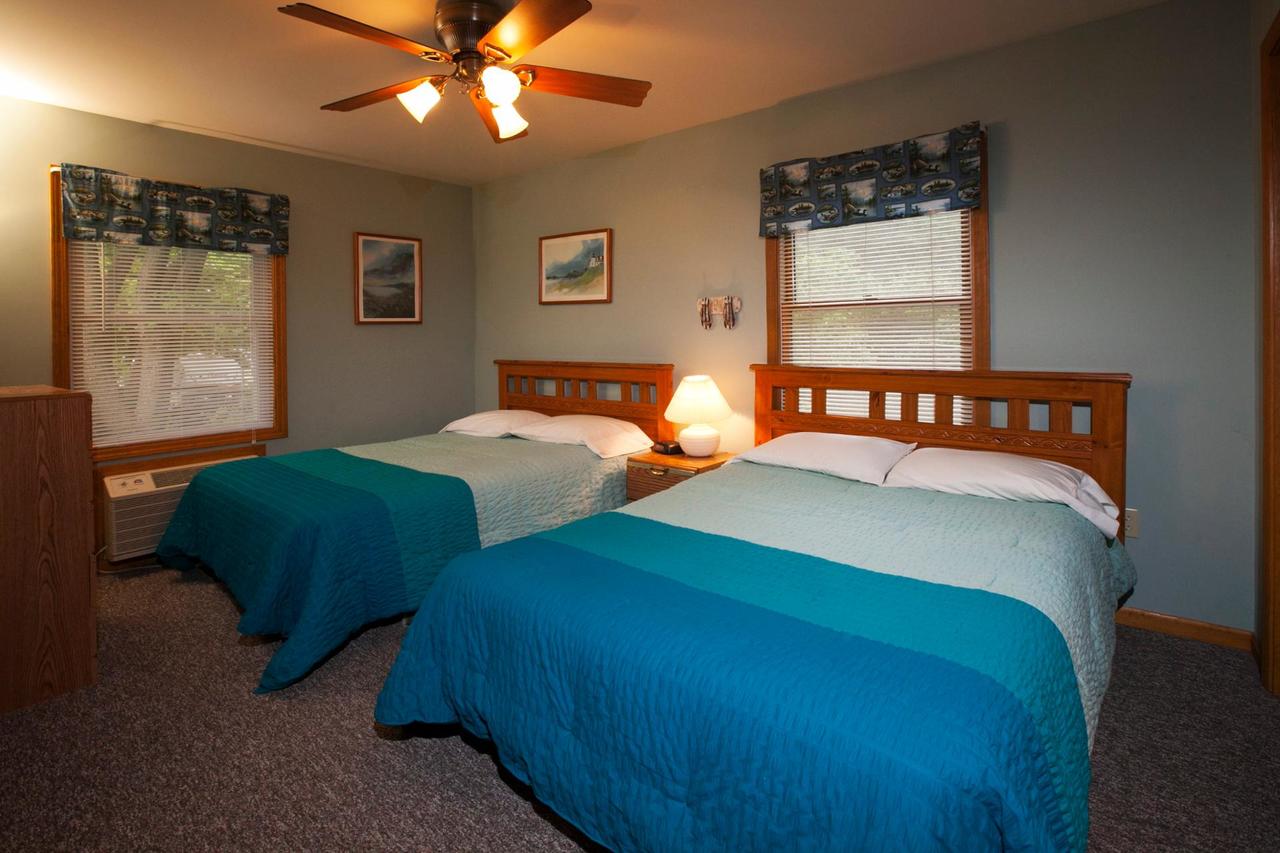 Goshorn Lake Cottage #18 - thumb 6