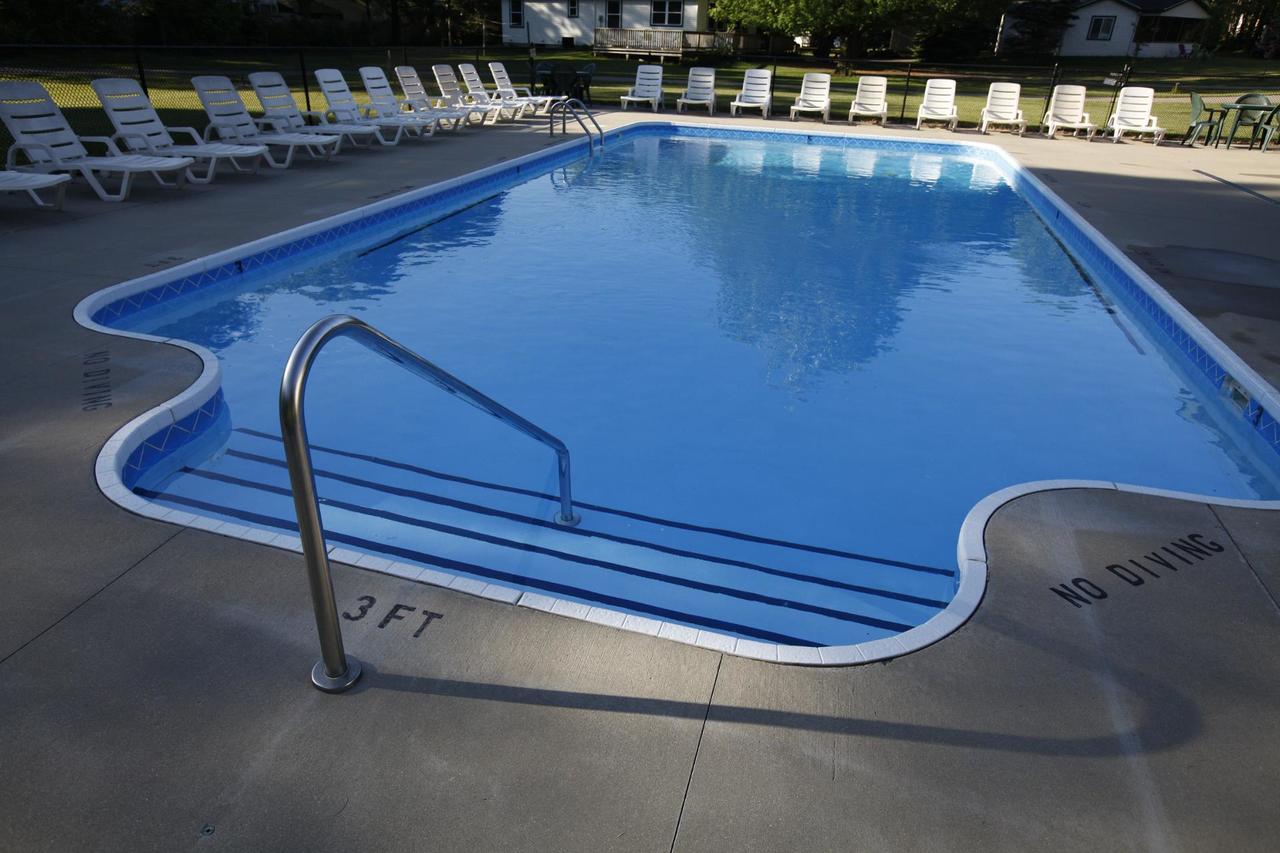 Goshorn Lake Cottage #18 - thumb 1