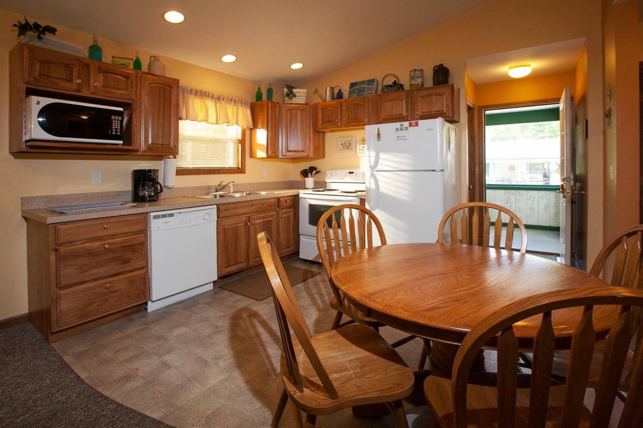 Goshorn Lake Cottage #9 - thumb 11