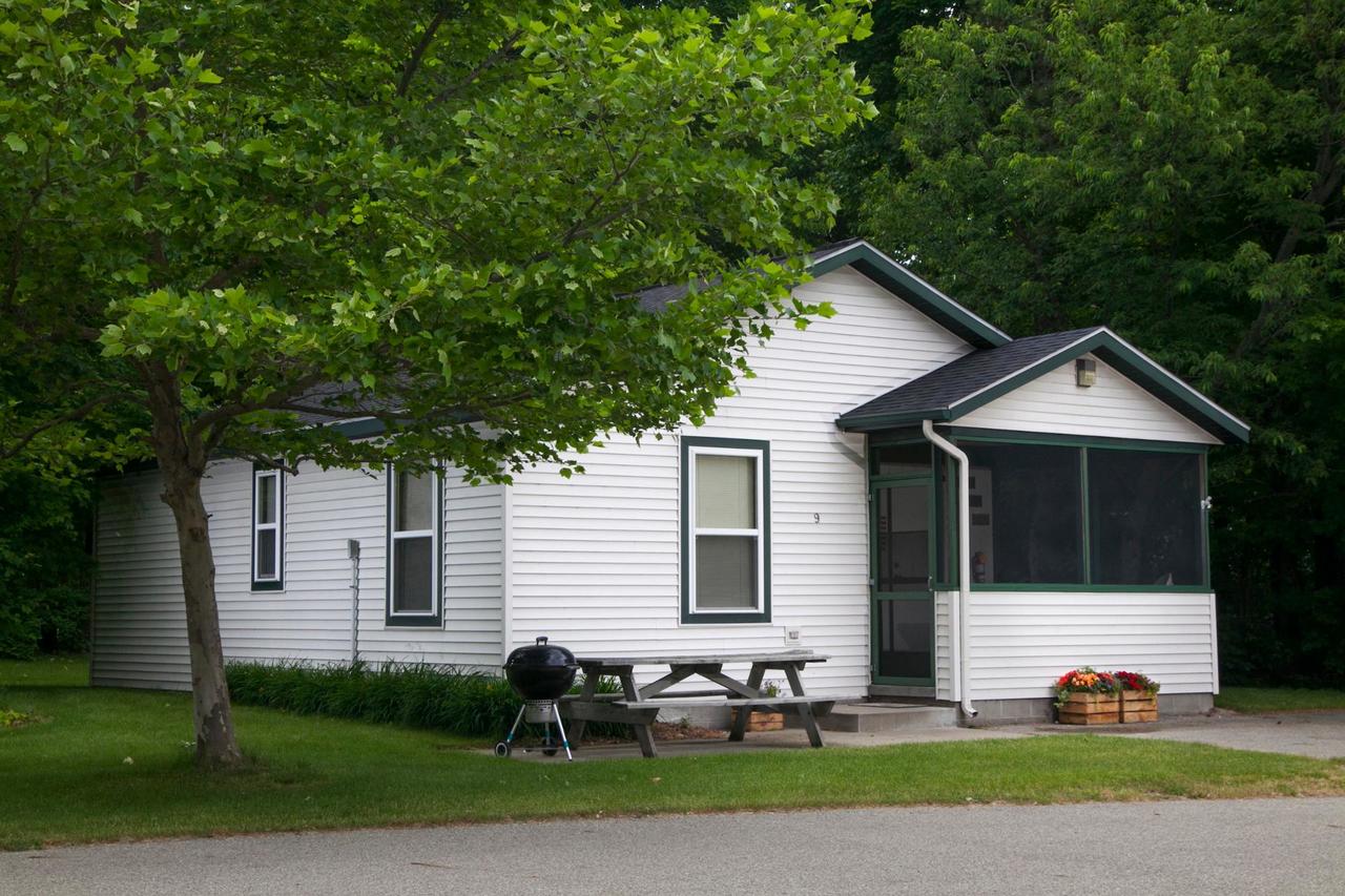 Goshorn Lake Cottage #9 - thumb 12