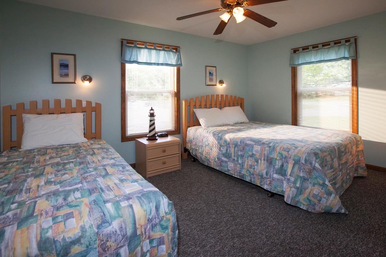 Goshorn Lake Cottage #9 - thumb 10