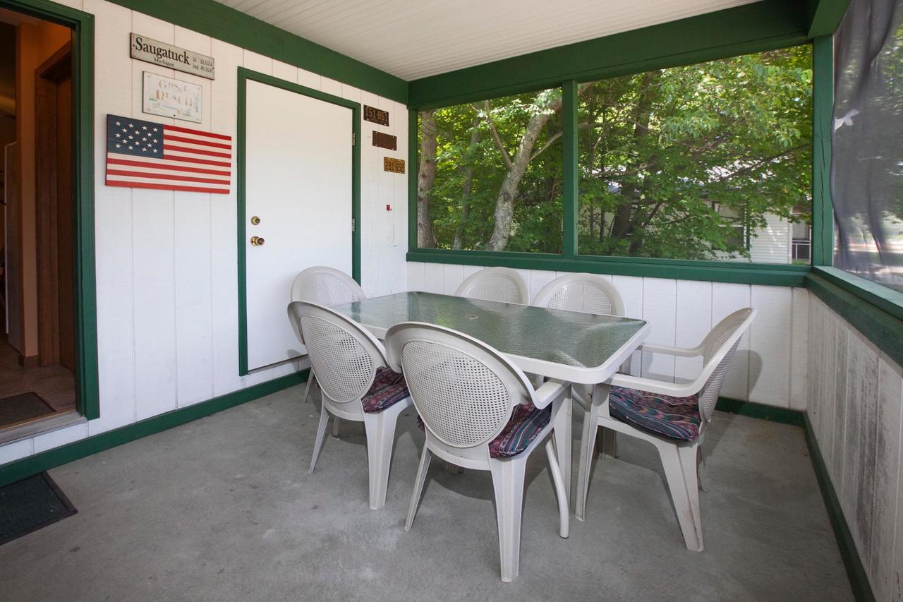 Goshorn Lake Cottage #9 - thumb 16