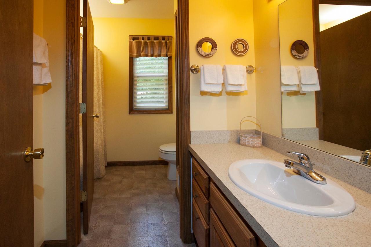 Goshorn Lake Cottage #9 - thumb 9