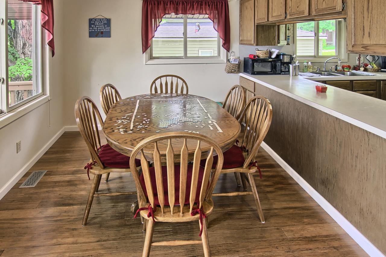 Lakeshore Cottage - thumb 2