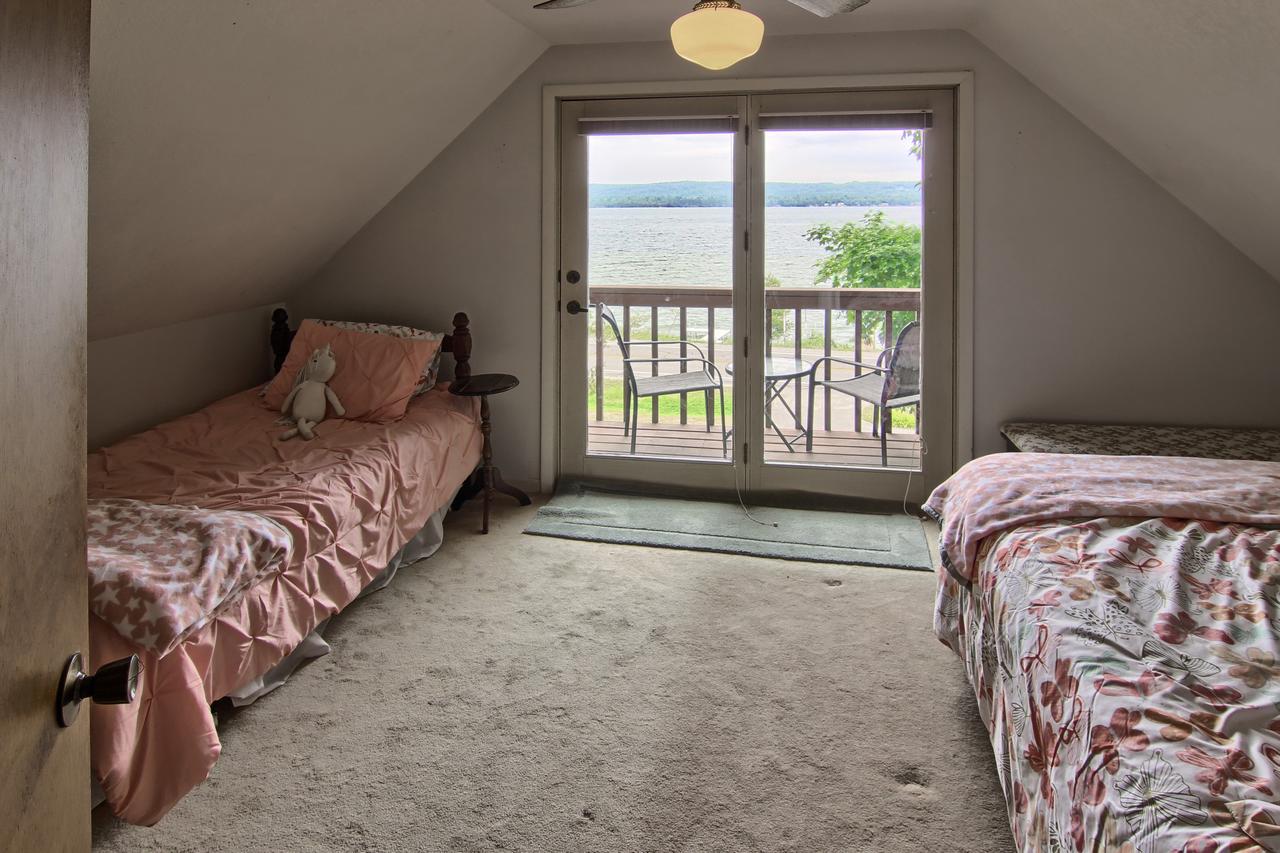 Lakeshore Cottage - thumb 16