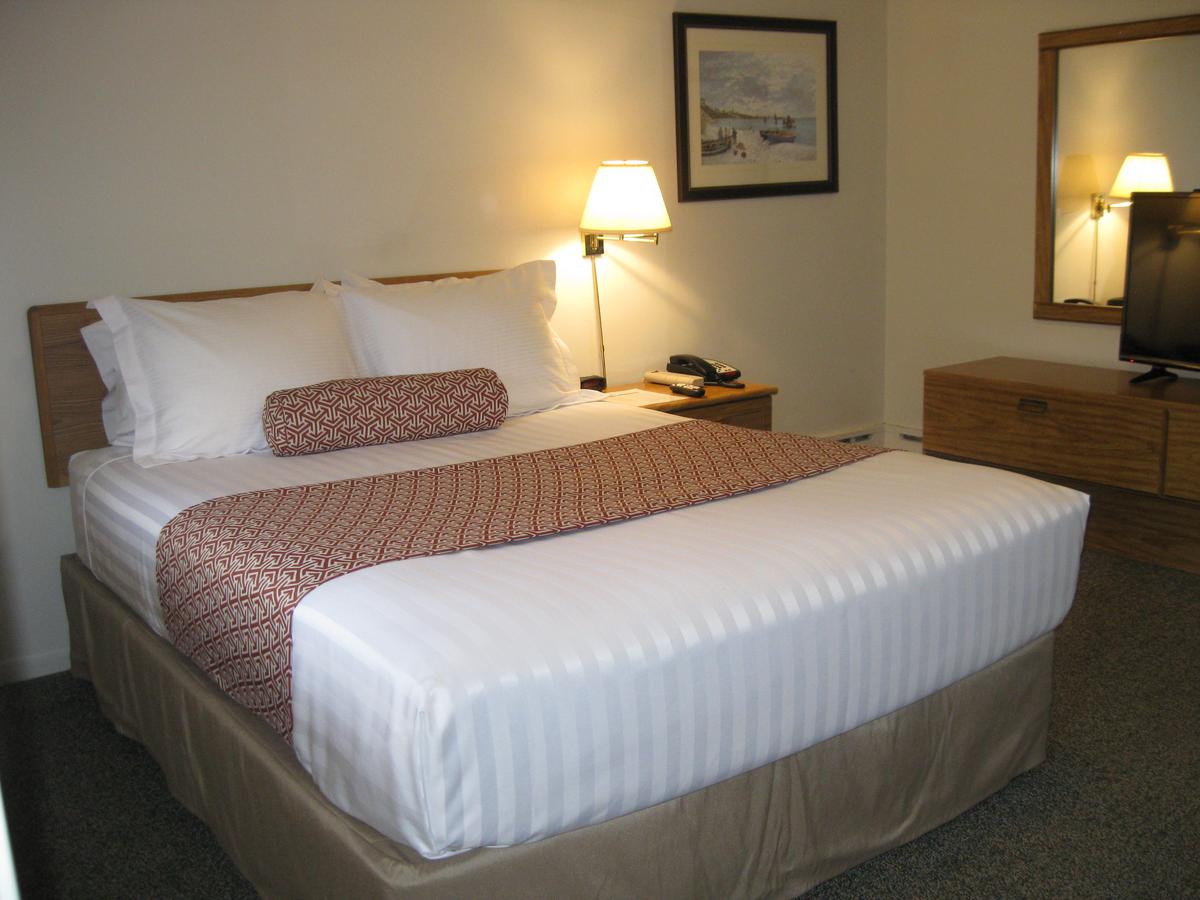 Boyne City Motel - thumb 1