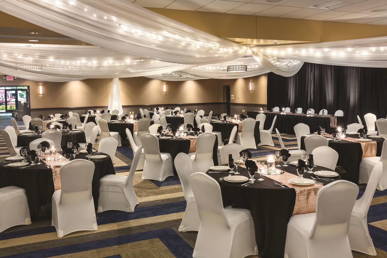 Best Western Plus Bloomington Hotel - thumb 39