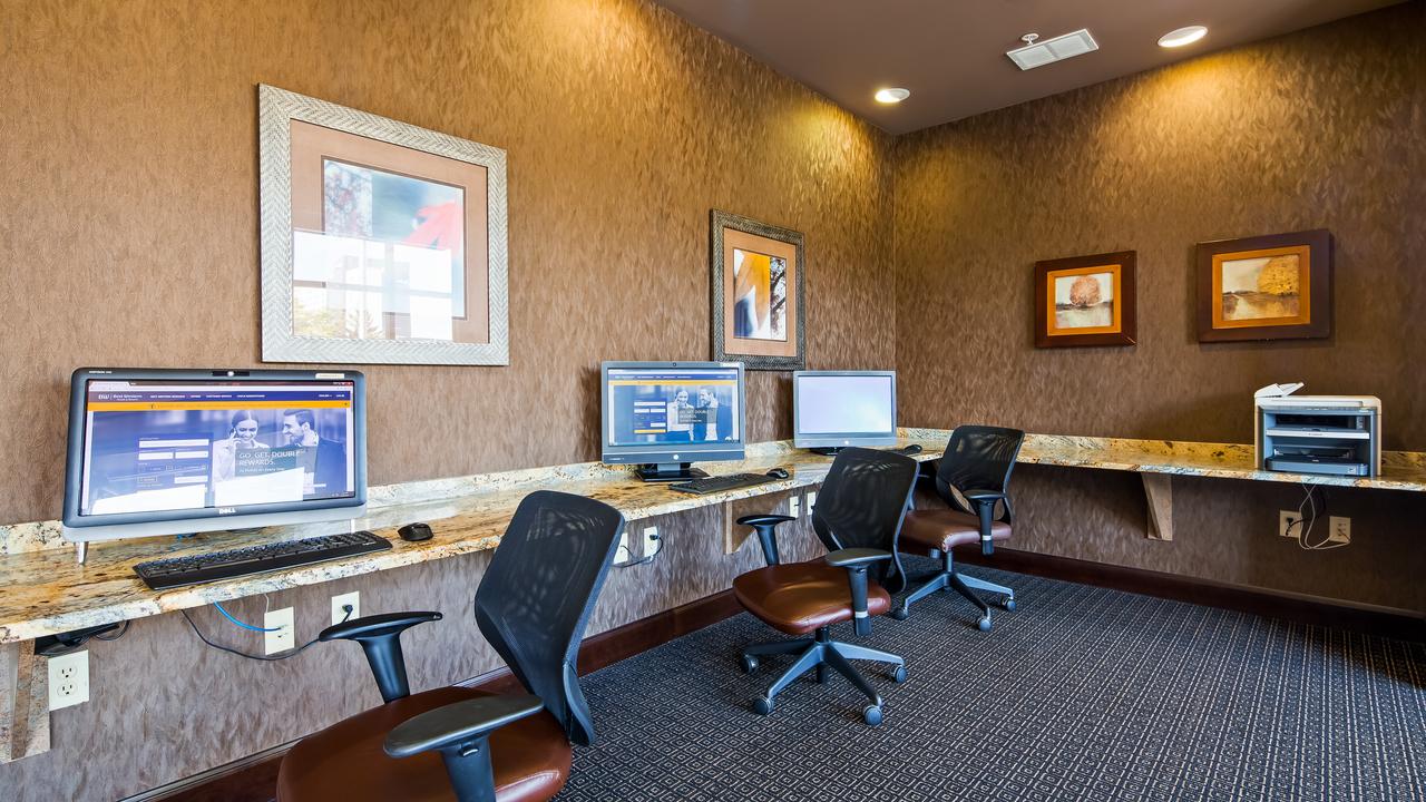 Best Western Plus Bloomington Hotel - thumb 8