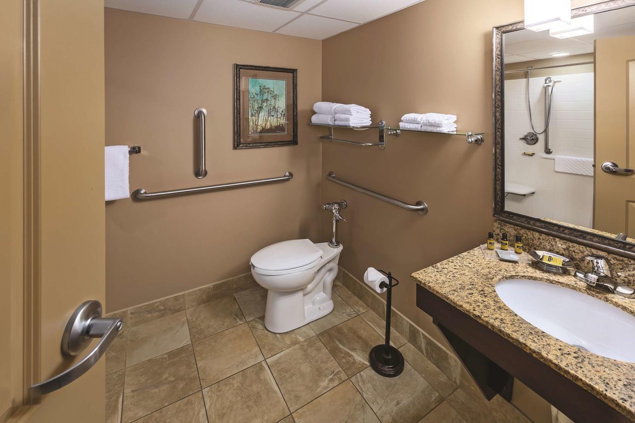 Best Western Plus Bloomington Hotel - thumb 38