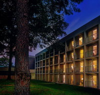 Whispering Woods Hotel  Conference Center - Accommodation Indiana
