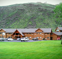 Yellowstone Village Inn and Suites - Accommodation Indiana