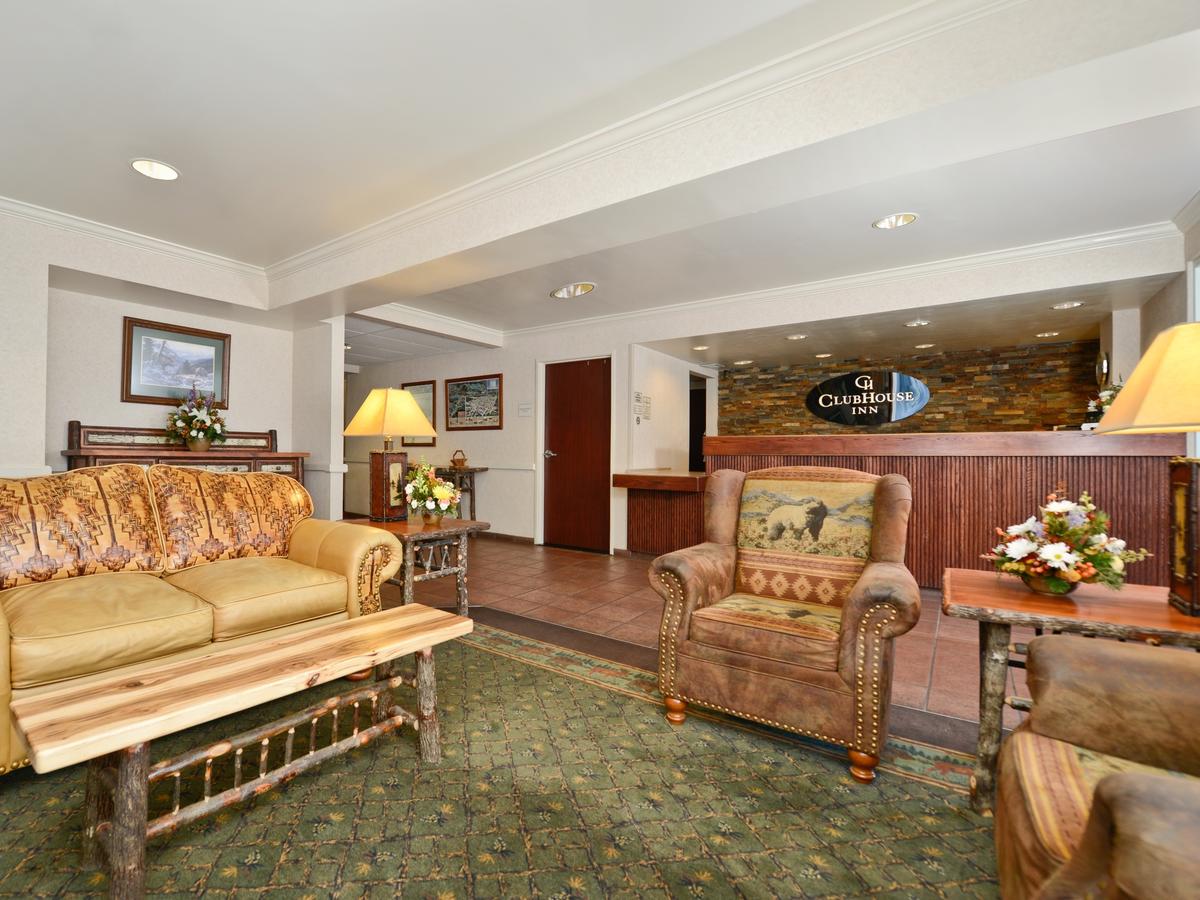 Clubhouse Inn - thumb 3