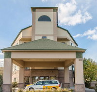 Comfort Inn  Suites Market - Airport - Accommodation Indiana