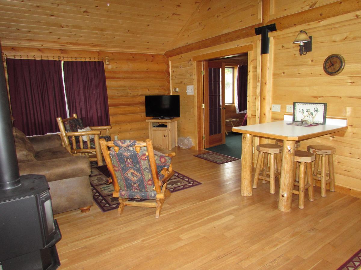 Beartooth Hideaway Inn & Cabins - thumb 24