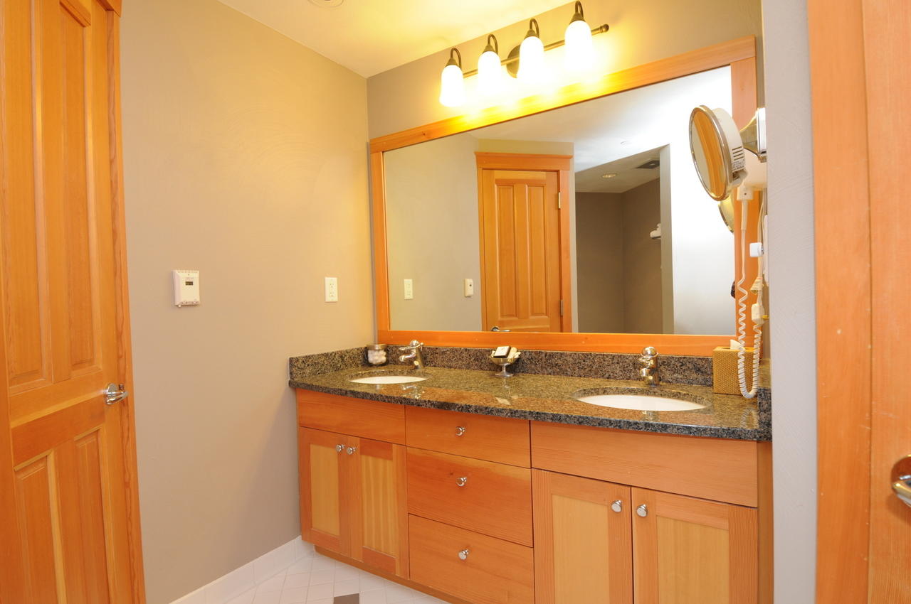 Summit Hotel At Big Sky Resort - thumb 25