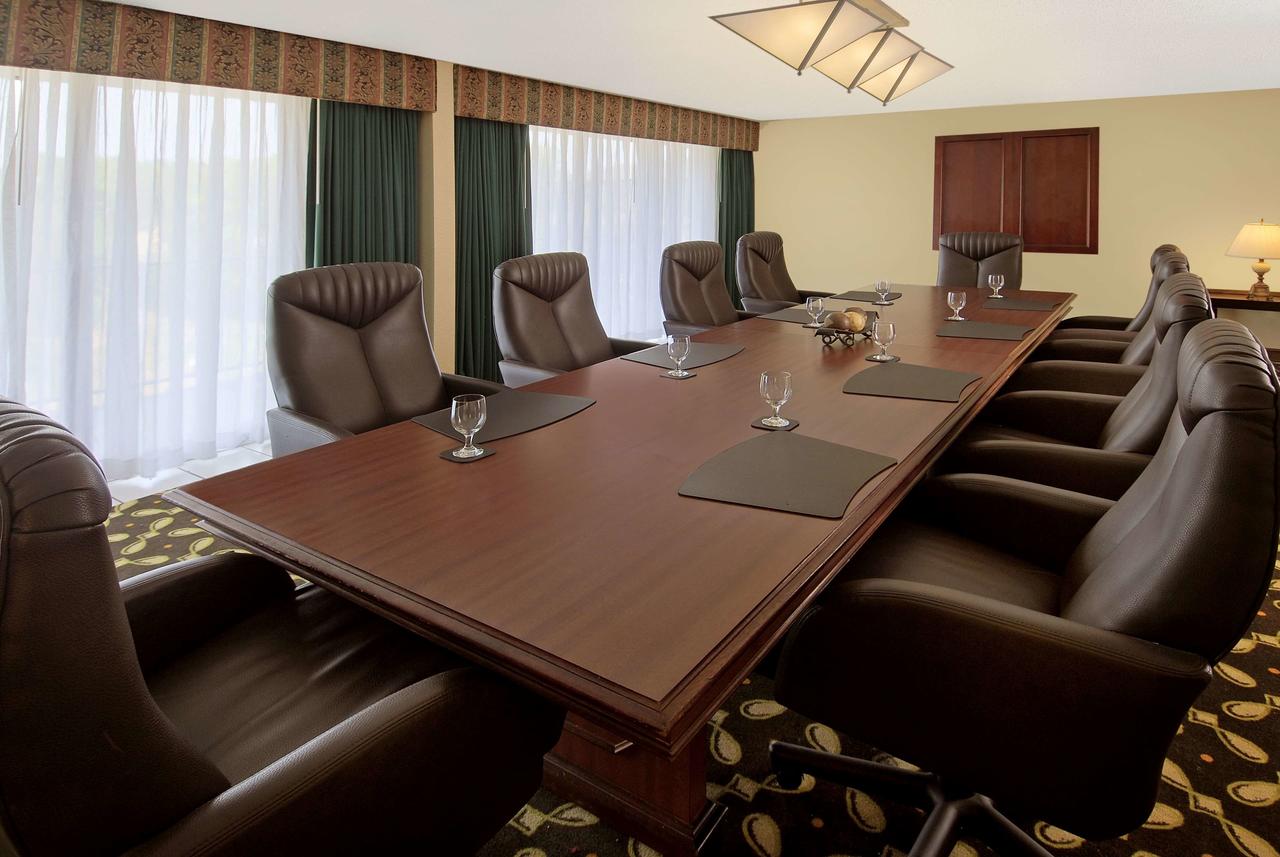 Aksarben Suites Trademark Collection By Wyndham - thumb 24