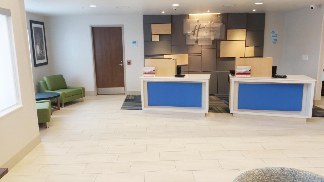 Holiday Inn Express & Suites Pahrump - thumb 18