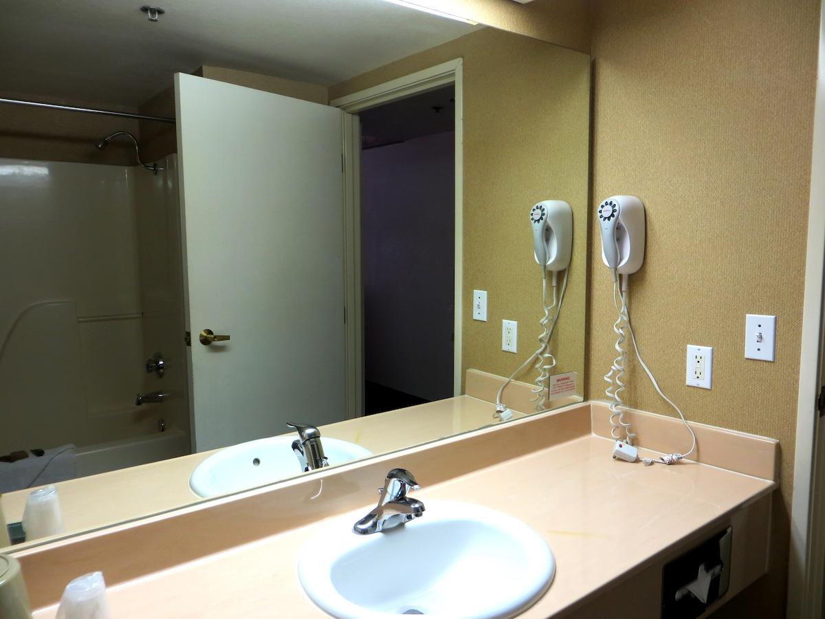 CasaBlanca Hotel And Casino - thumb 12