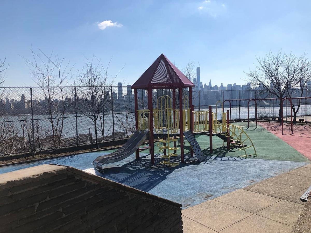 4 Bed 4bath 15Min To NYC.Parking.Balcony NYC View J-1 - thumb 5