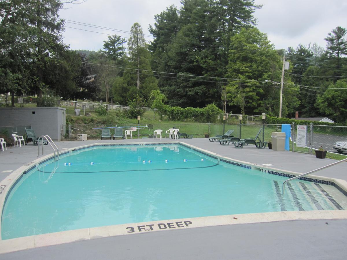 Howard Johnson By Wyndham Lake George - thumb 20