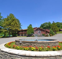 Roaring Brook Ranch and Resort - Accommodation Indiana