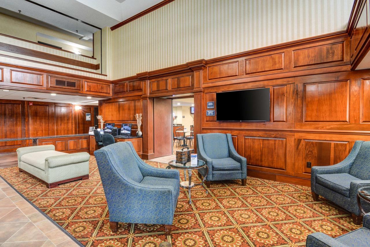 Comfort Suites Outlet Center - thumb 13