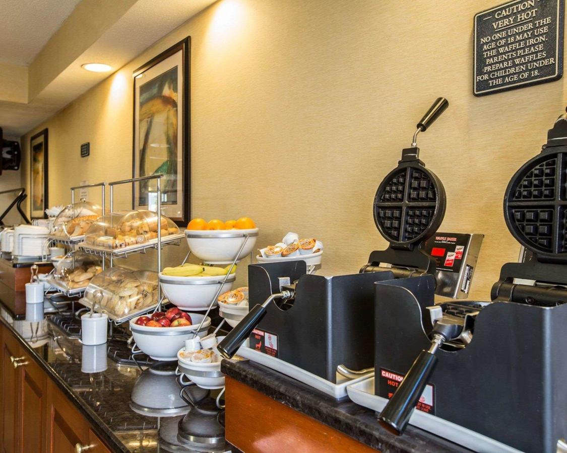 Comfort Suites Outlet Center - thumb 3