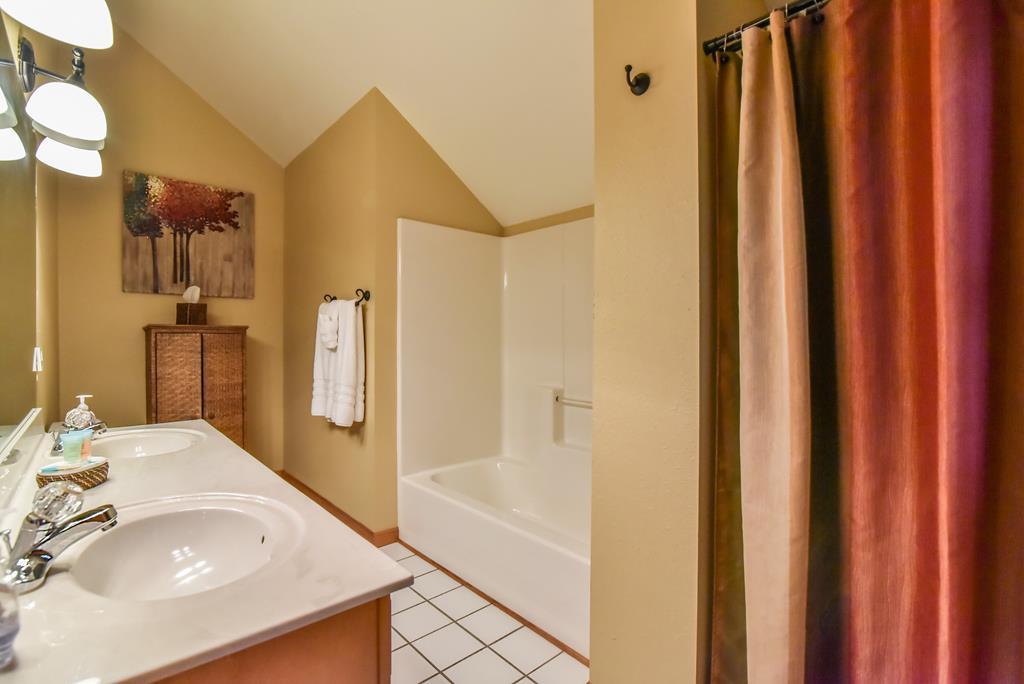 A Mountain Escapade Home - thumb 13