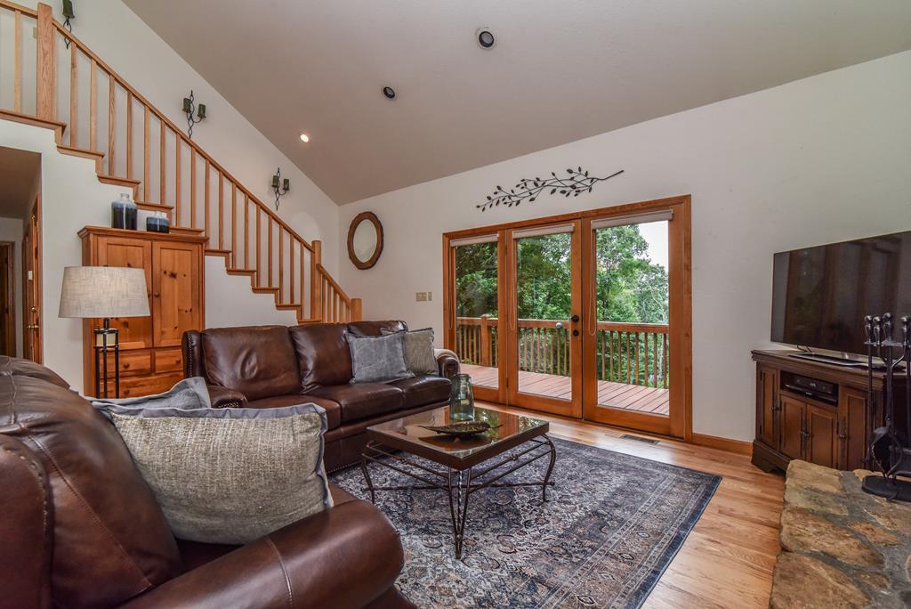 A Mountain Escapade Home - thumb 1