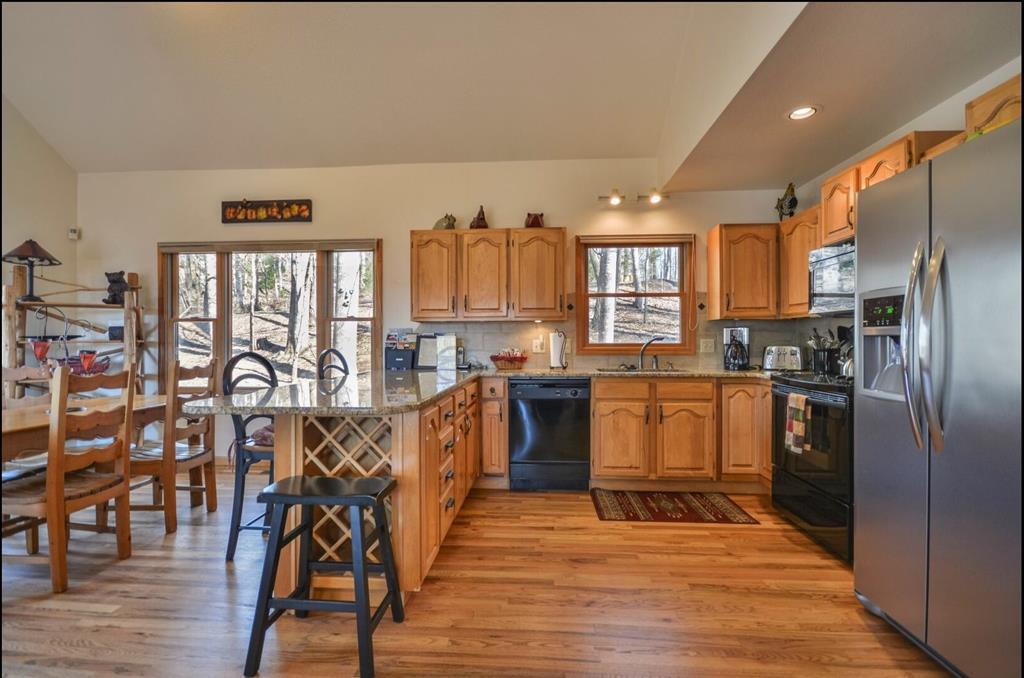 A Mountain Escapade Home - thumb 11