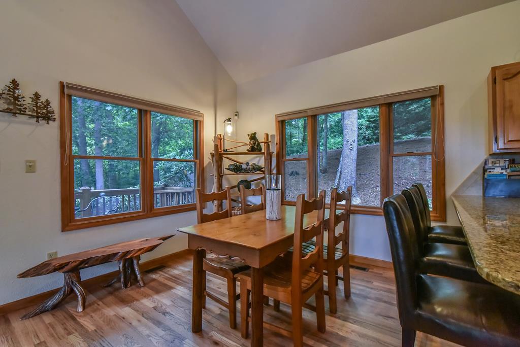 A Mountain Escapade Home - thumb 3