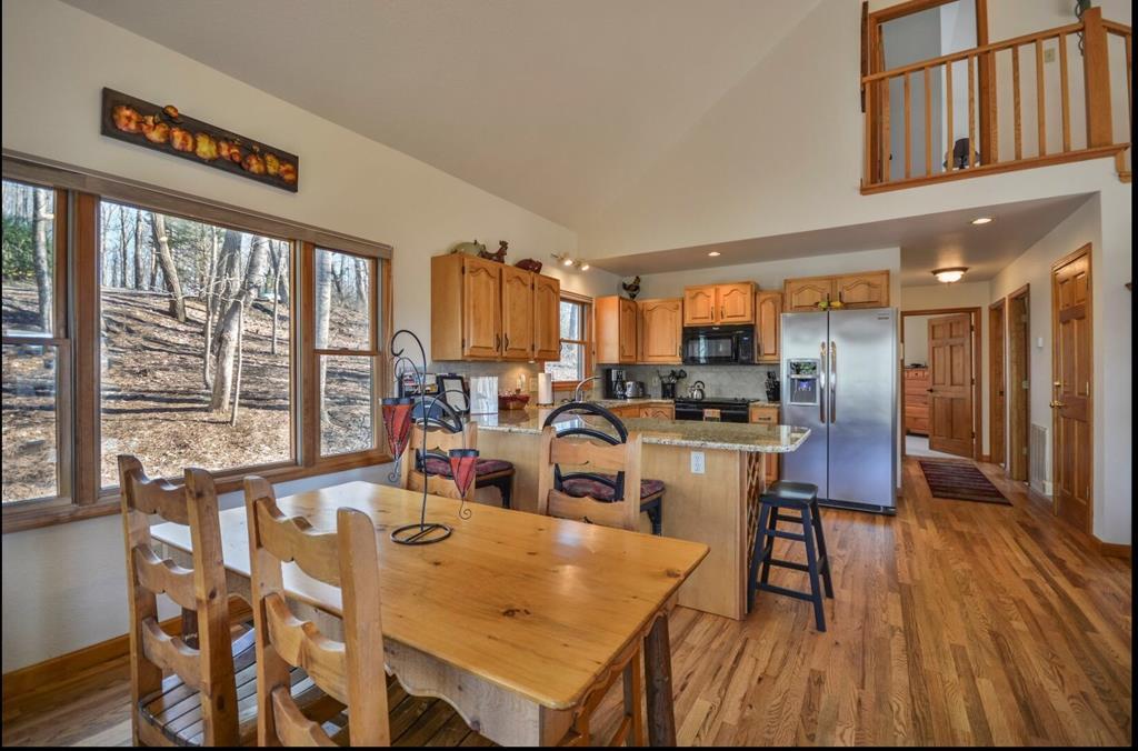 A Mountain Escapade Home - thumb 6