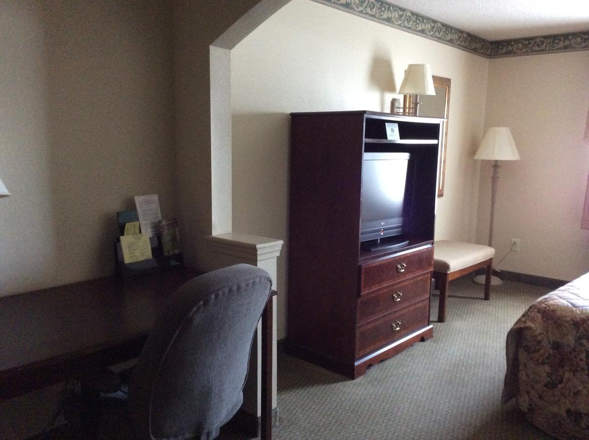 American Inn & Suites - High Point - thumb 11