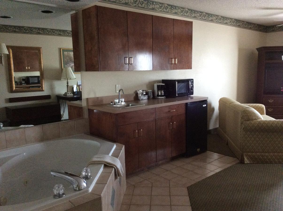 American Inn & Suites - High Point - thumb 10