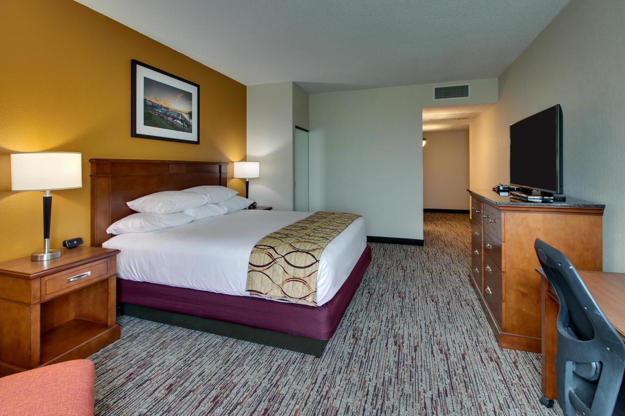 Drury Inn & Suites Charlotte Northlake - thumb 32