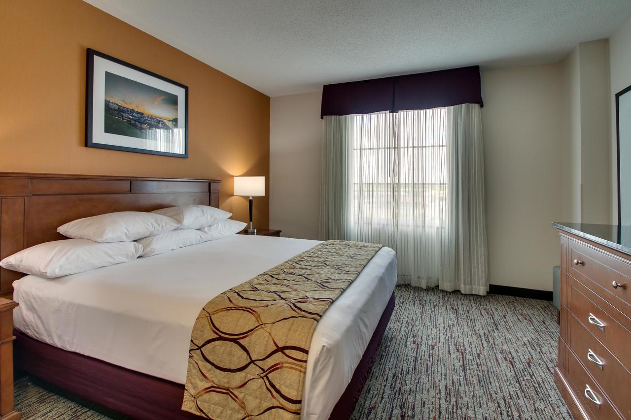 Drury Inn & Suites Charlotte Northlake - thumb 40