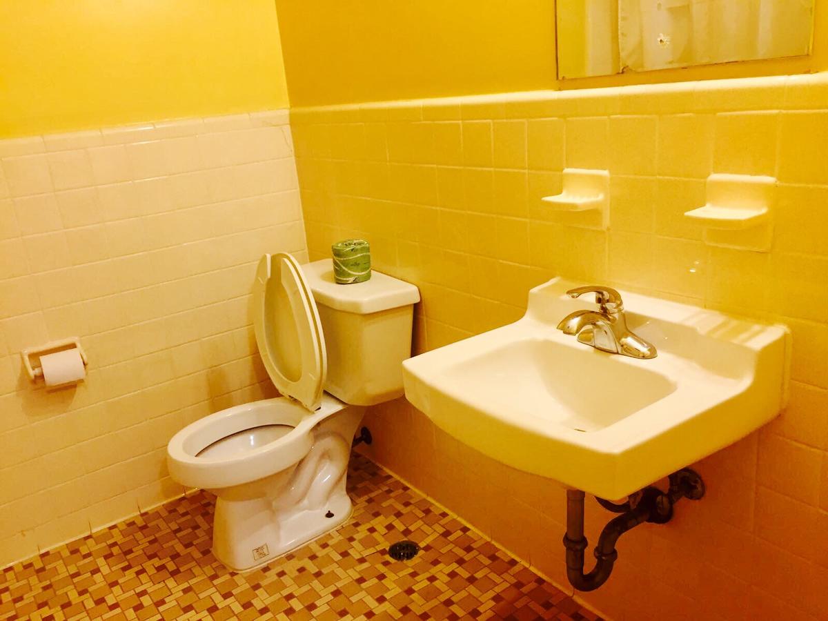 Ross Motel - thumb 26