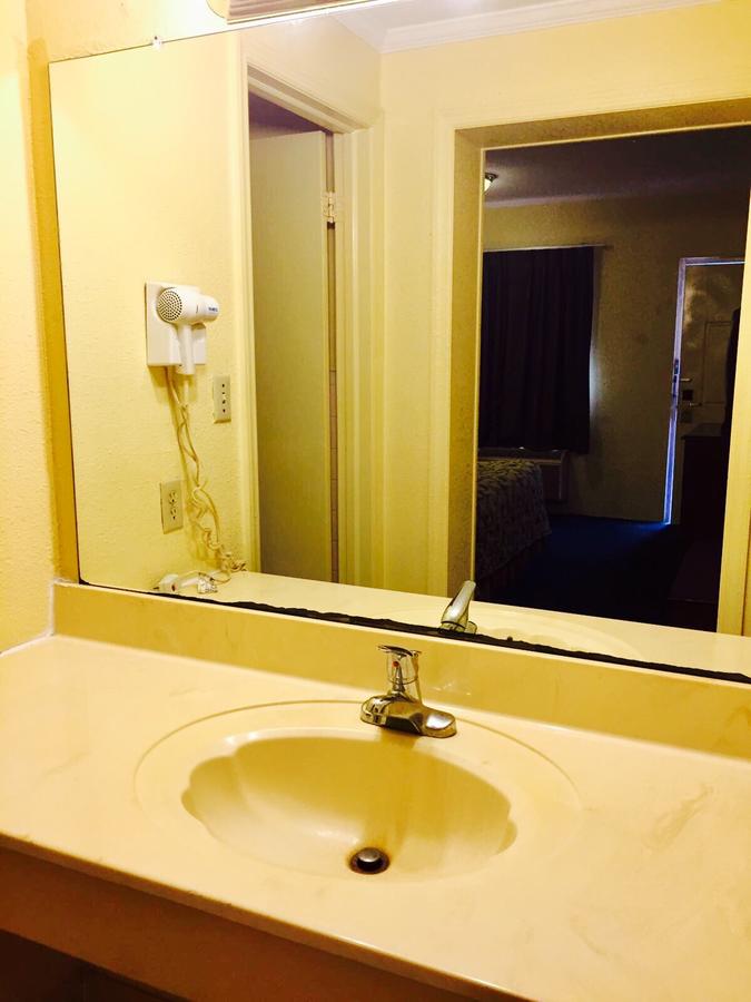 Ross Motel - thumb 22